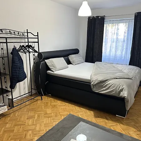 2 Near Uni